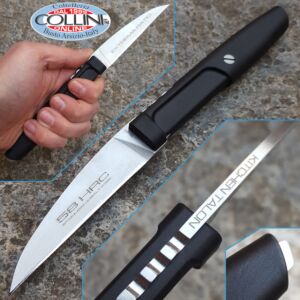 ExtremaRatio - Kitchen Talon 8cm - couteau à steak et une table